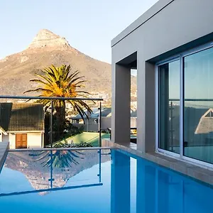 Villa Villa On Slopes Of Geneva Drive, Cape Town
