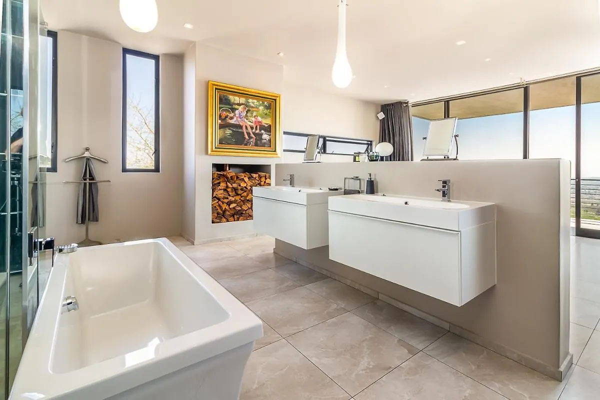 Stellar Guest Villa On Stunning Wine Farm Cape Town